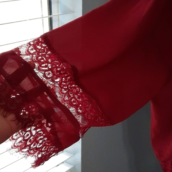 Lush Maroon Lace Kimono - Picture 6 of 7